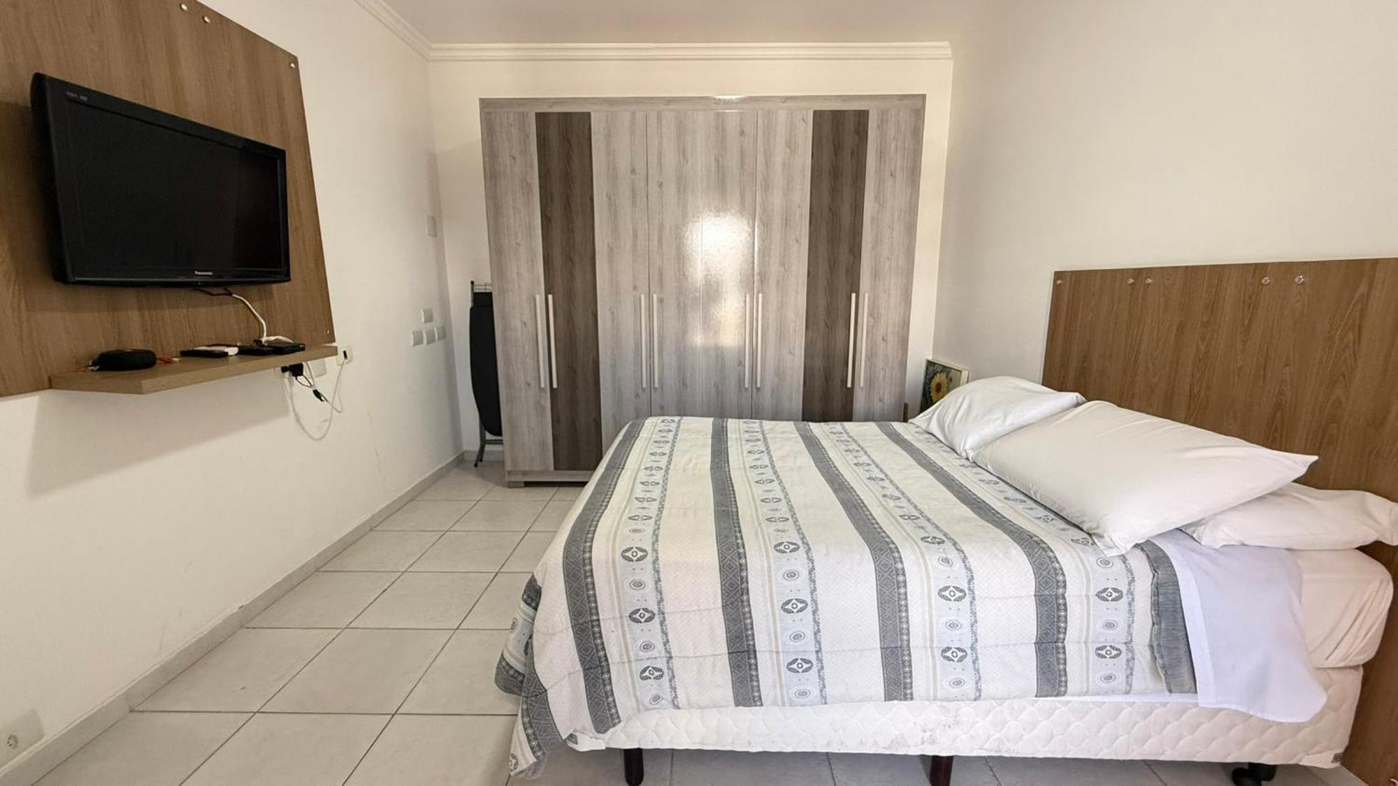 Flat A 1 Quadra Da Praia Das Pitangueiras - Ar Condicionado - 6 Pessoas Гуаружа Экстерьер фото